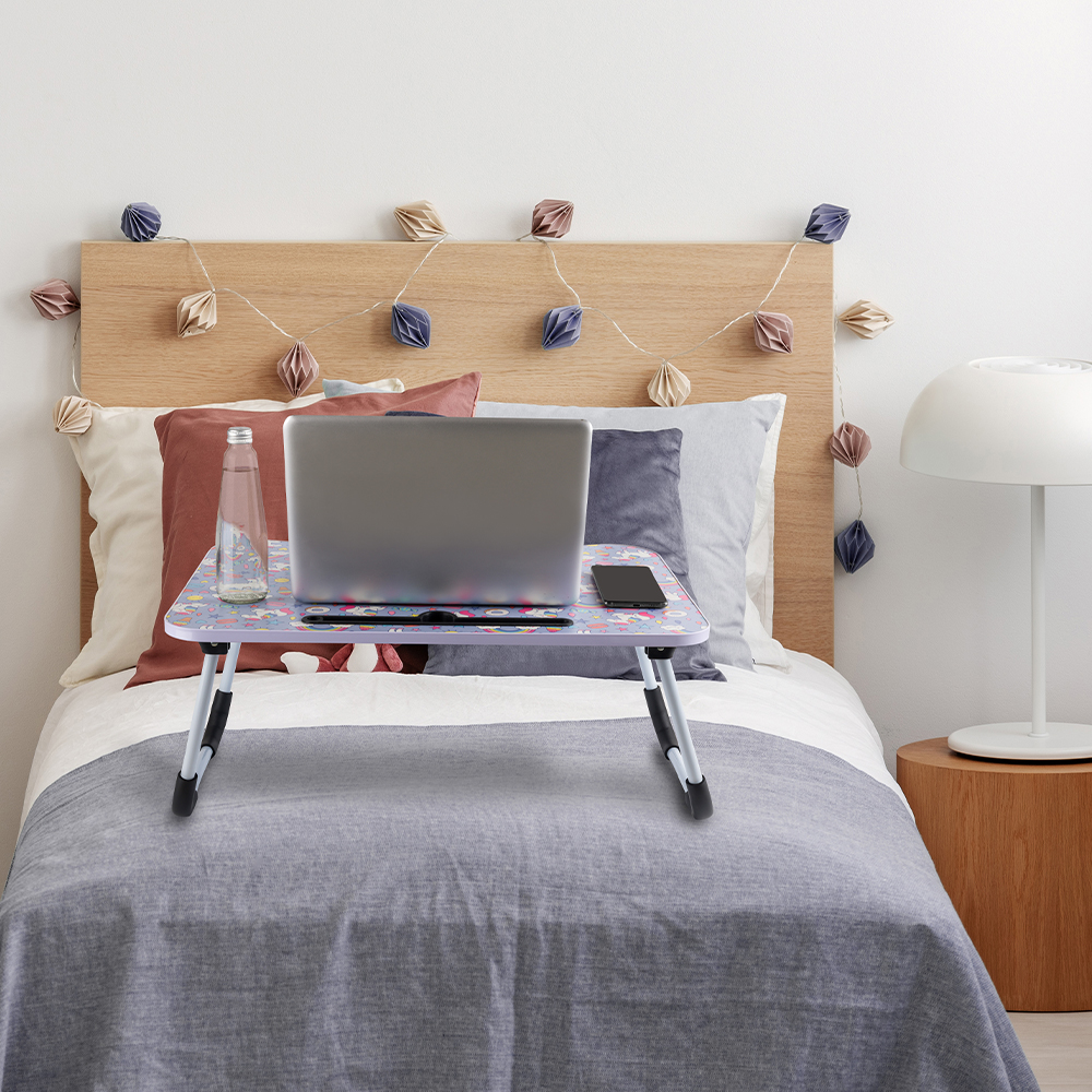 MONTAJE-MESA-PARA-CAMA